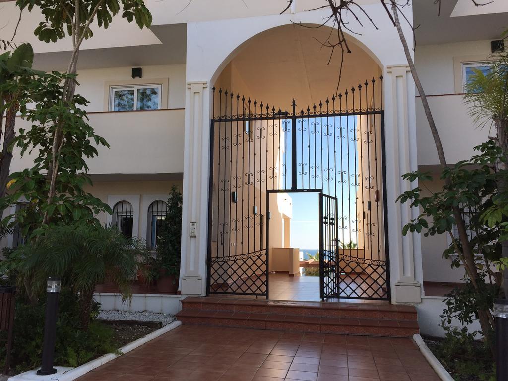 Sinfonia Del Mar Apartment Estepona Exterior photo